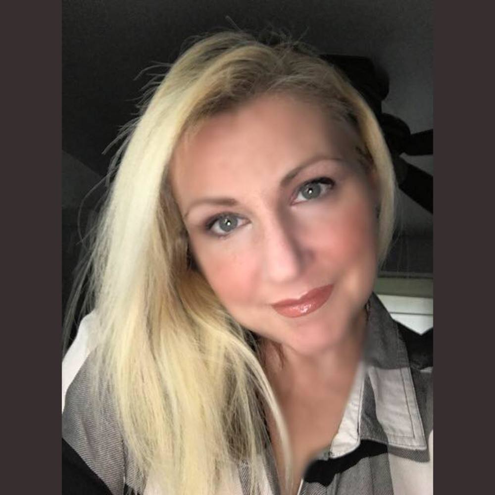 Meet your Posher, Alyson
